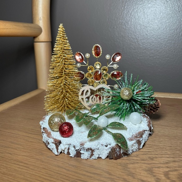 #B15 Handmade Christmas Gold Tree Decor - Picture 1 of 3